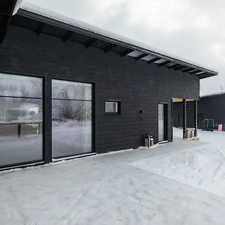 Willa Pajunkissa With Jacuzzi And Sauna Rovaniemi
