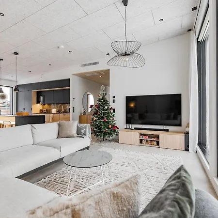 Pajunkissa With Jacuzzi And Sauna Willa Rovaniemi